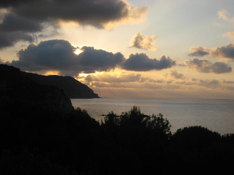 20091007_Leuchtturm_Marina_di_Campo_002.jpg