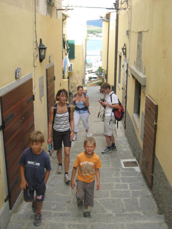 20091007_Leuchtturm_Marina_di_Campo_003.jpg