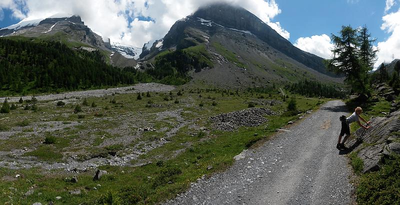 20140715_143511.jpg - 15.7. Wanderung Sunnbüel-Gemmi mit Simon