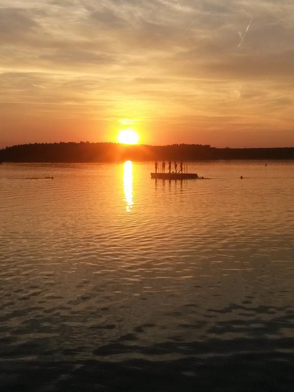 20140718_205617.jpg - 19.7. Abendstimmung am Rothsee bei der Challenge Roth
