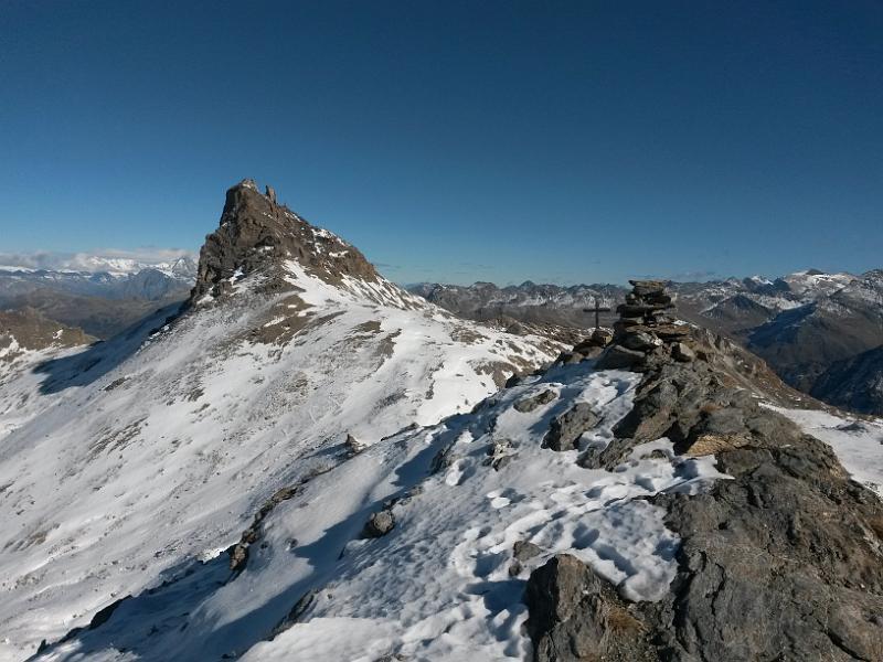 20141030_124652.jpg - 29.10. Mit Bike zur Alpage Lovengo (2116m) und dann Lauf zur Pointes de Tsavolire 3026m - Aussicht von Pointes de Tsavolire zum Bec des Bosson