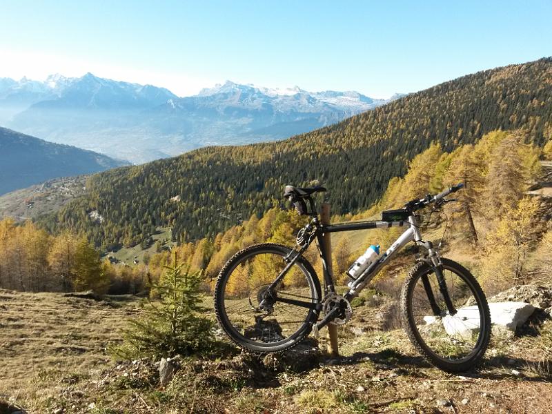 20141030_145409.jpg - 29.10. Mit Bike zur Alpage Lovengo (2116m) und dann Lauf zur Pointes de Tsavolire 3026m